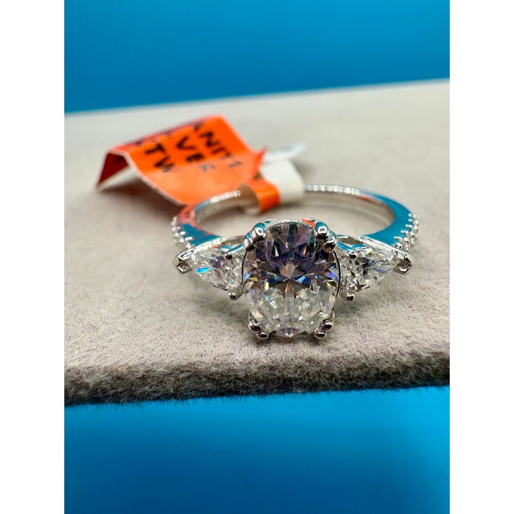 NWT Sz. 8 (7.75) - 2.0ct Moissanite 925 Sterling 3 Stoned Ring - Picture 8 of 9